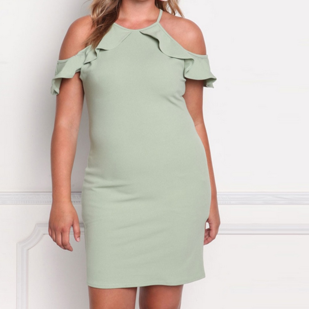 Women's plus size ruffle sleeve dress